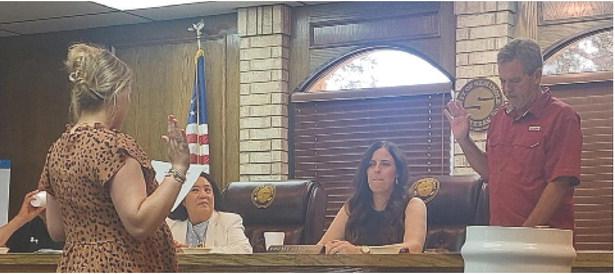 Chet Clark was sworn into office as the City of Seminole's Mayor by city secretary Elyse Hughes on June 12. (Sentinel Photo/Jessenia Balderas)